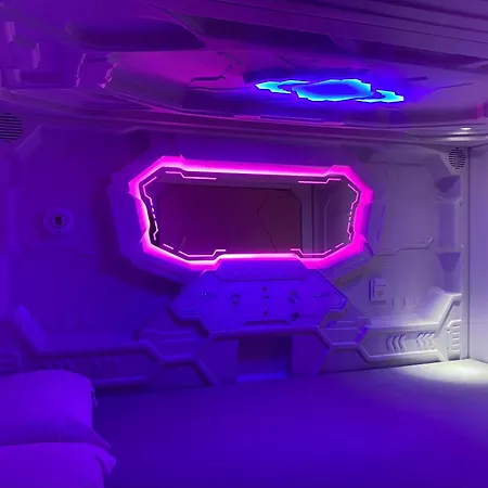 Mermaid Space Capsule Hostel Palermo-3