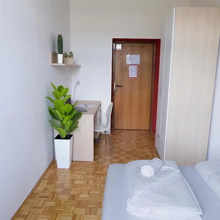 C - Punkt Hostel-2