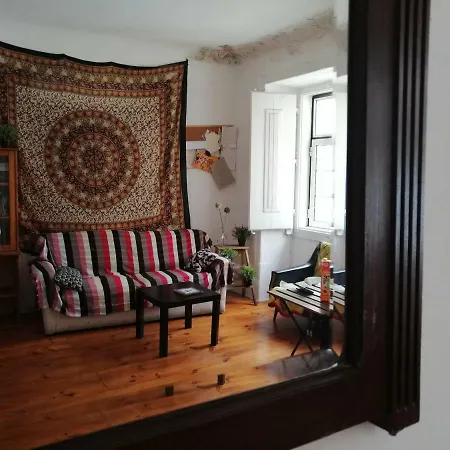 Locals Hostel & Suites-2