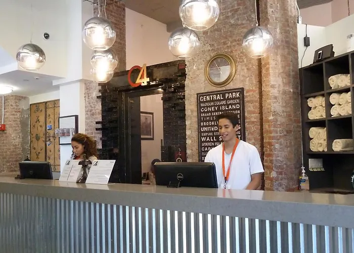 Q4 Hotel And Hostel New York