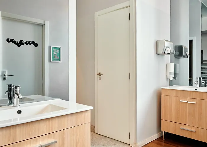 Gspot Hostels & Love Triangles Pizzeria Lisbona