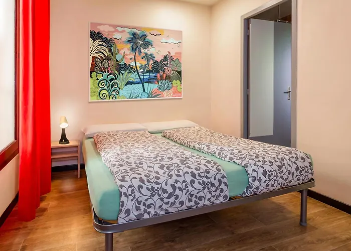 Villa Saint Exupery Beach Hostel Nizza