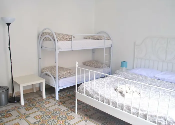 Sunrise Hostel & Rooms Palermo